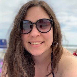 Meet your Posher, Lisa